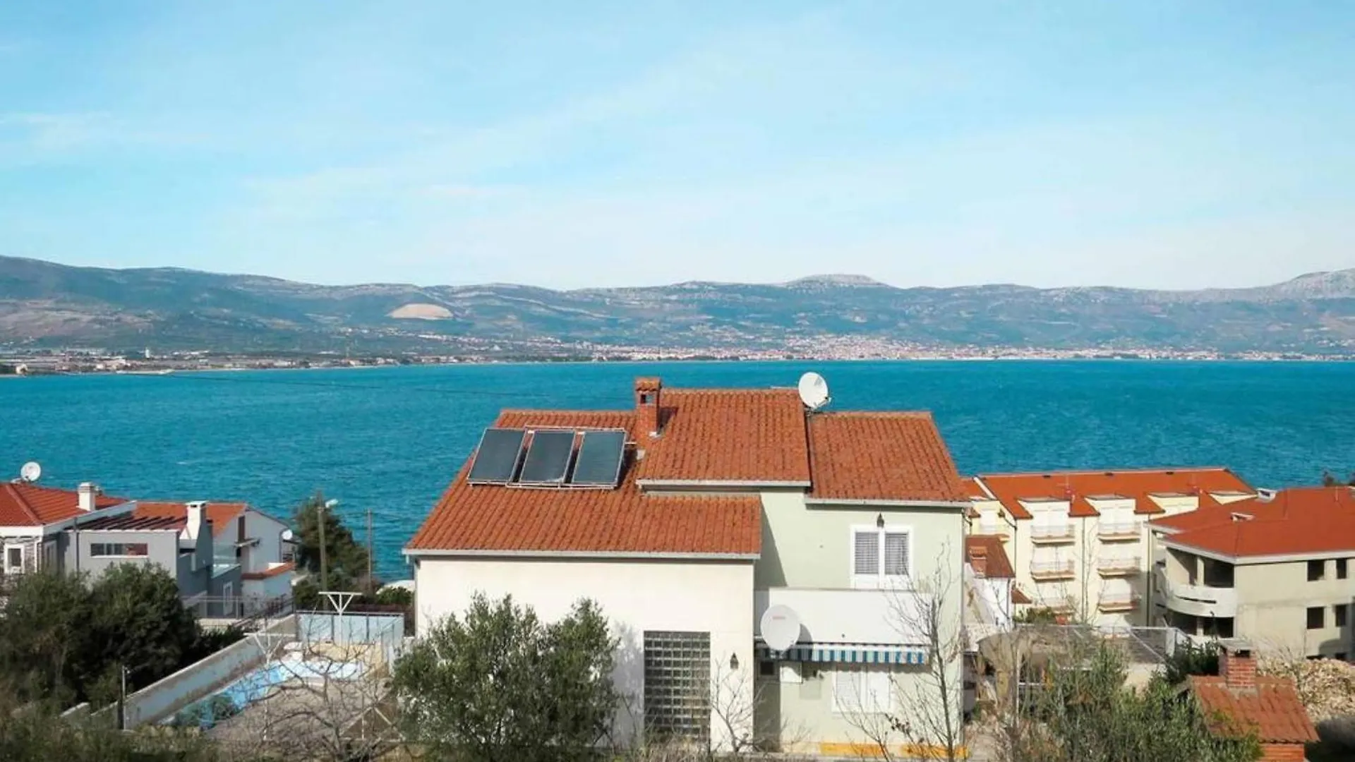 Sea-View Apartments With Pool, Terrace, And Outdoor Lounge In Scenic Ciovo Island Trogir 0*,